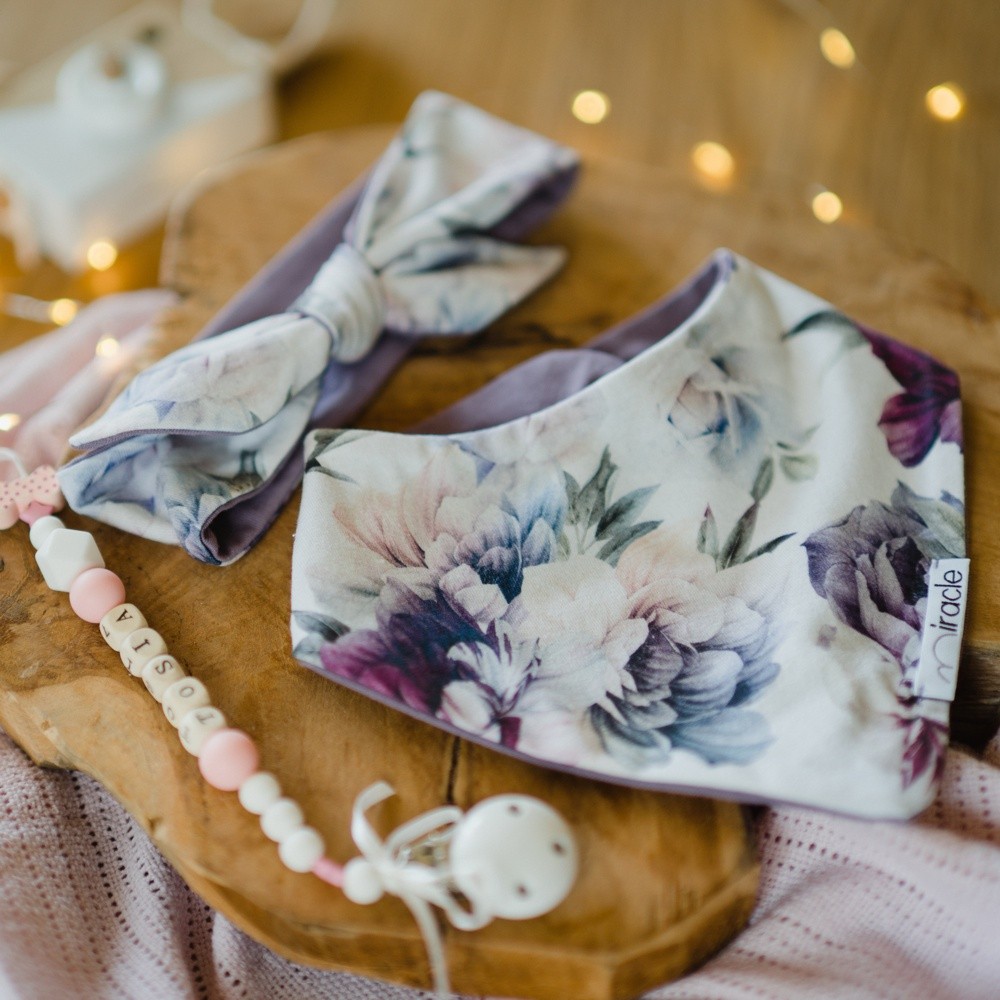 Kojenecký set čelenka a nákrčník - bílá s fialovými květy